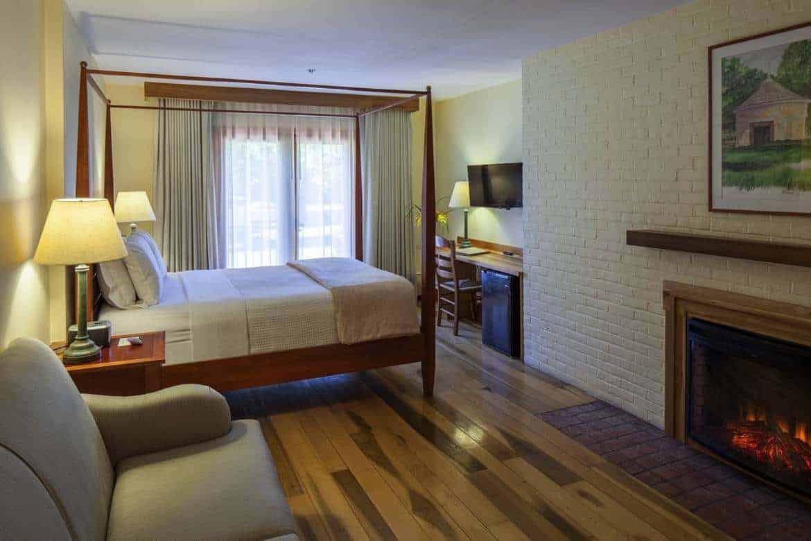 Queen Fireplace Lakeview
  Check 
Availability &rarr;